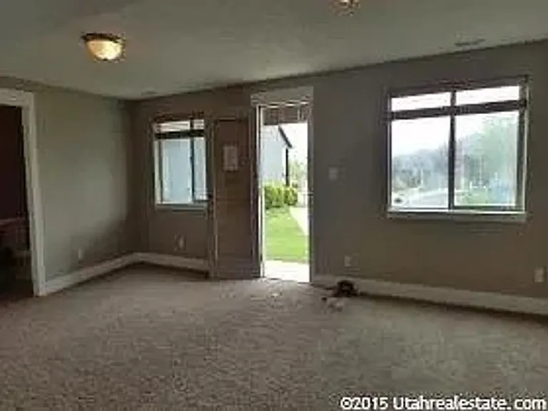 2741 N Garden Dr — Photo 5