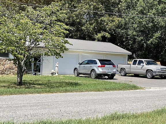 4th image of 3002 Woodbury Hwy