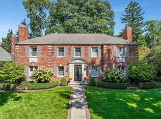 78 Vendome Rd, Grosse Pointe Farms, MI 48236