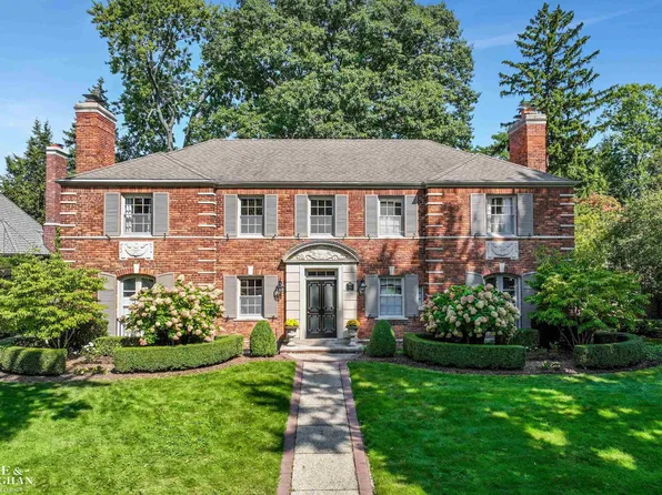 78 Vendome Rd, Grosse Pointe Farms, MI 48236