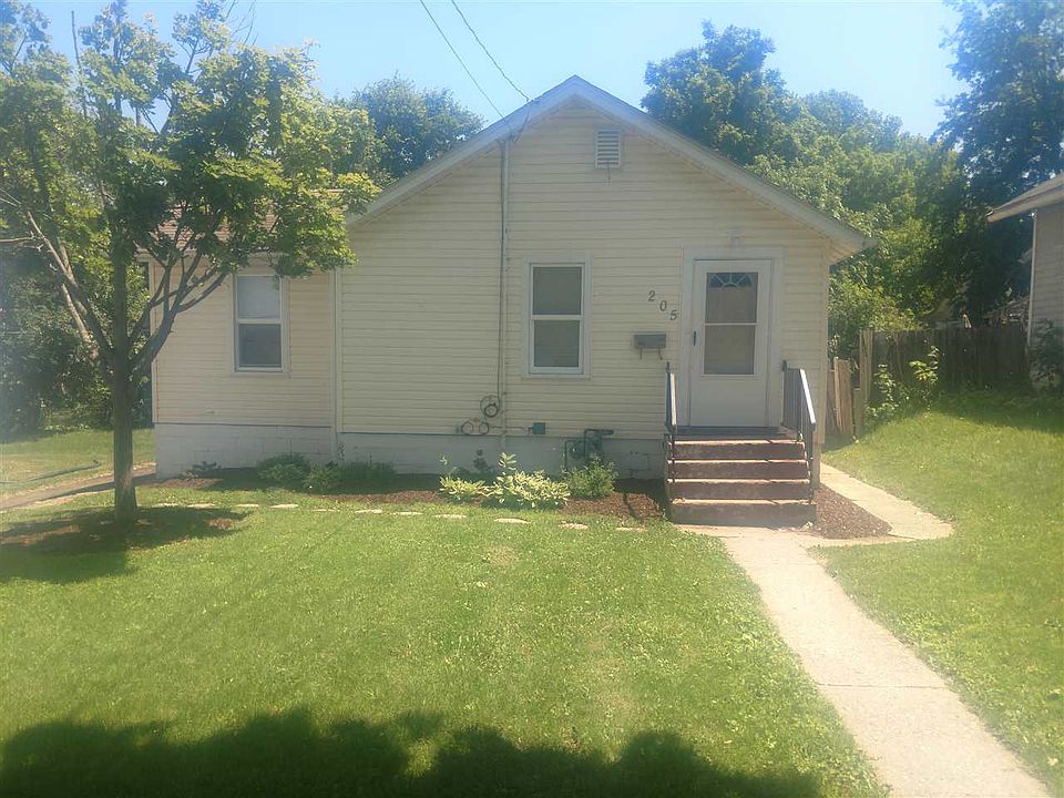 1st image of 205 N Pierpont Ave