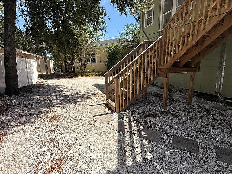 905 Jones St — Photo 8