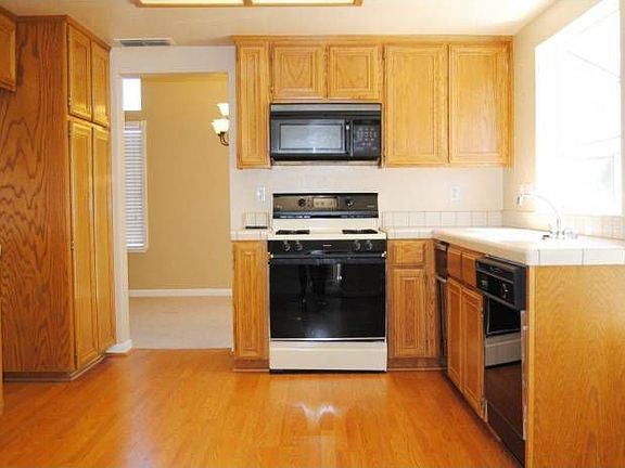 5th image of 5845 Pebble Creek Dr