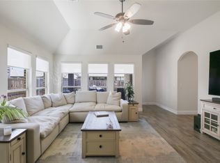 1316 Stoneleigh Pl, Aubrey, TX 76227