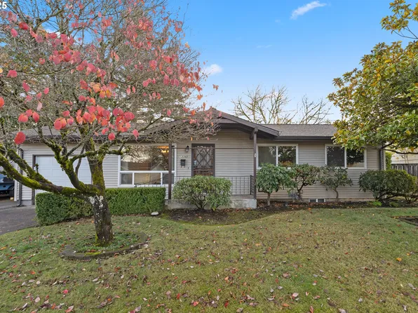 12342 NE Knott St, Portland, OR 97230