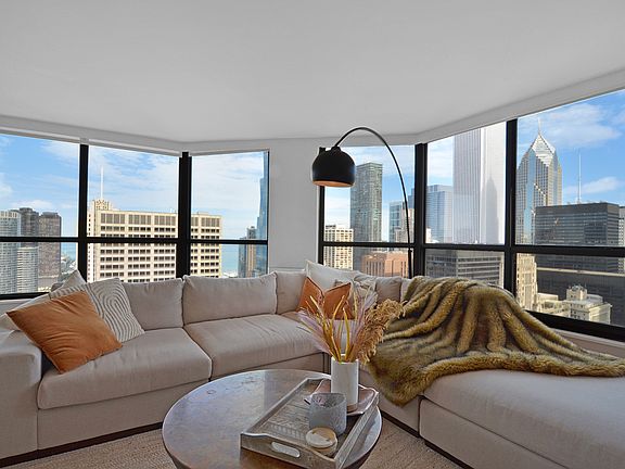 4th image of 405 N Wabash Ave Unit 4409