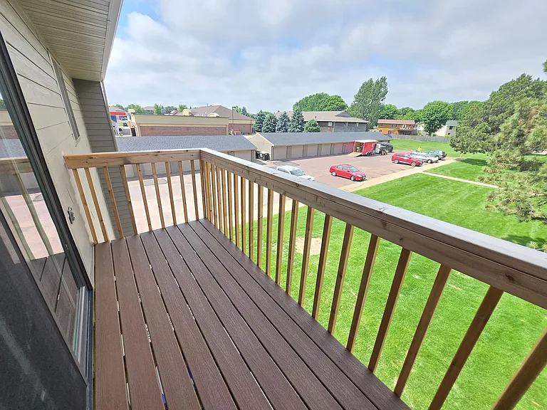 Pebble Creek Apartments — Photo 29