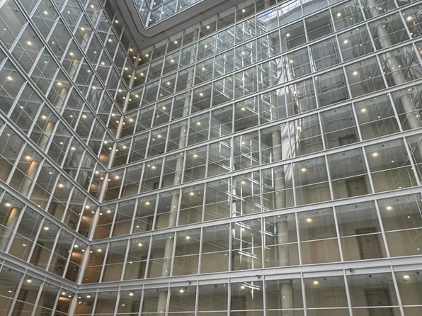 650 Queens Quay W #306, Toronto, ON M5V 3N2