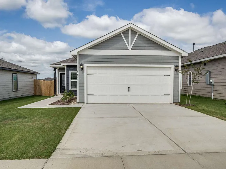 8213 White Wolf Trl — Photo 2