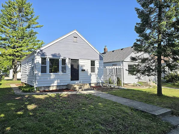 2471 S 74th STREET, West Allis, WI 53219