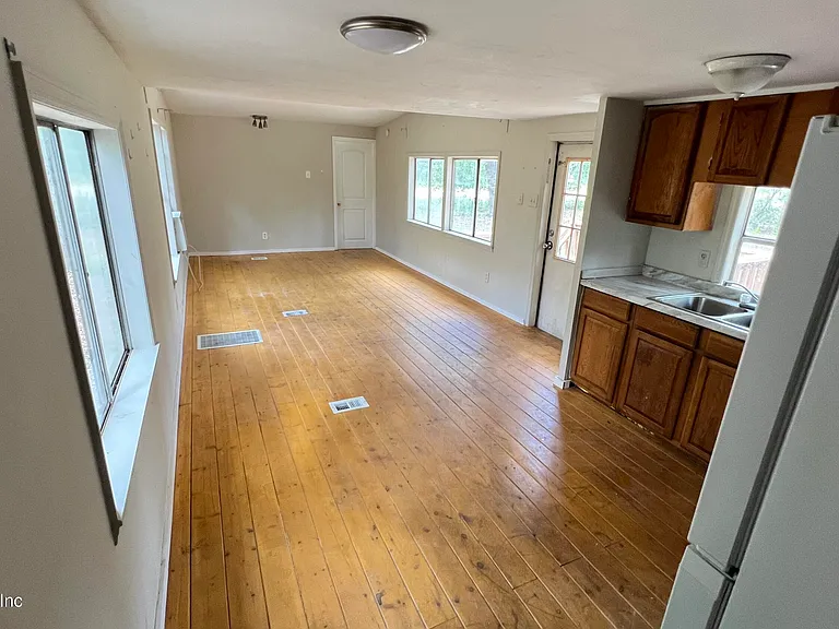 6397 Bucknell Ave — Photo 4