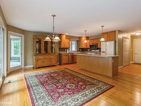 5th image of 6299 Lakewood Pointe Dr