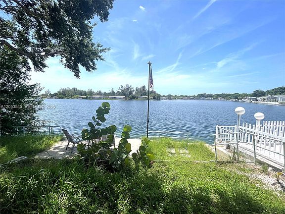 4th image of 3070 Cove Dr