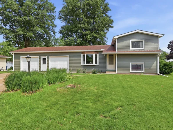 124 Park Ave S, Park View, IA 52748