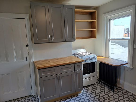 3rd image of 1863 Frankford Ave Floor 3