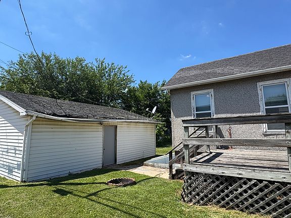 3rd image of 637 Crosat St