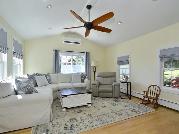 444 Dennison Dr, Southbridge, MA 01550