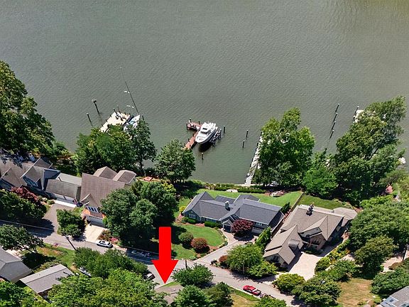 3rd image of 607 Overhill Dr