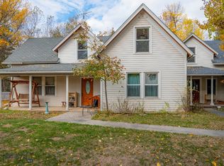 12 Lovers Ln, Absarokee, MT 59001