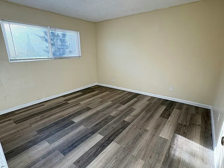 555 W 25th St #2 — Photo 12