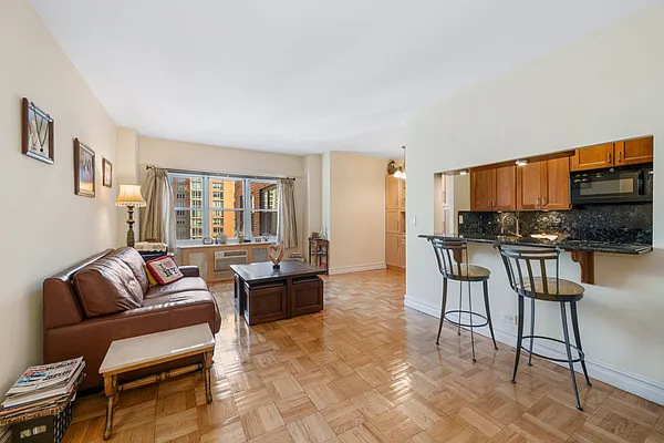 Sold by Triplemint | media 3