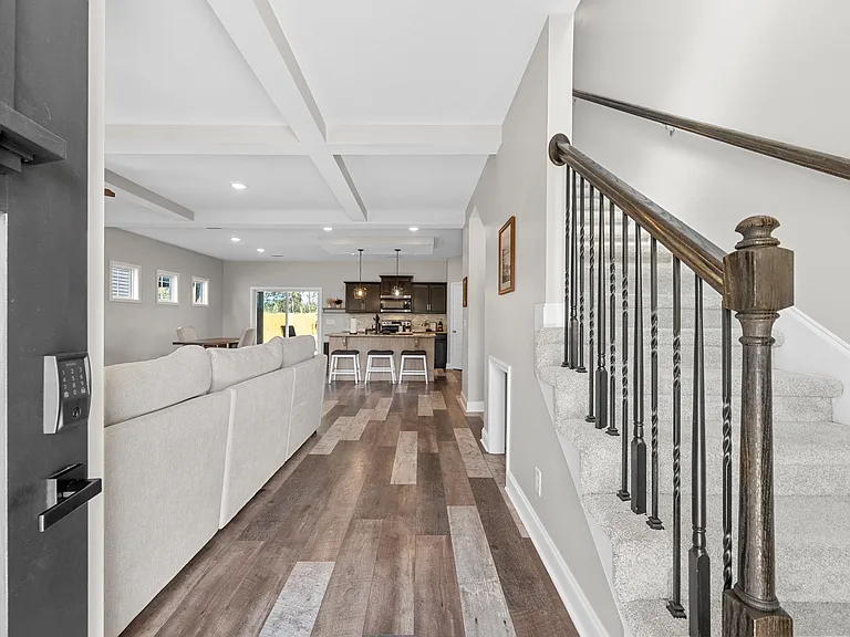 1147 Eagles View Dr — Photo 5