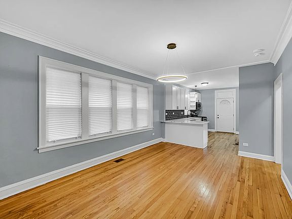 3rd image of 7728 S Bishop St #1