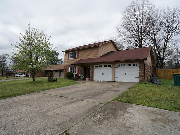 3rd image of 1515 N Knoxville Ave