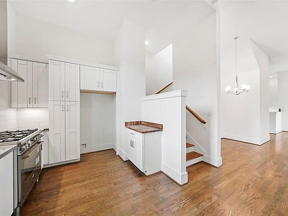 4th image of 1539 W 23rd St Unit D