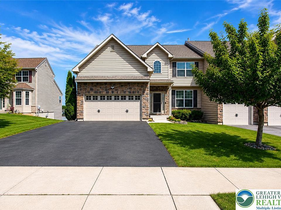 1st image of 9675 Crescent Lane Upper