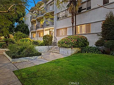 2 bed, 1196 sqft, $3,650 — Photo 3