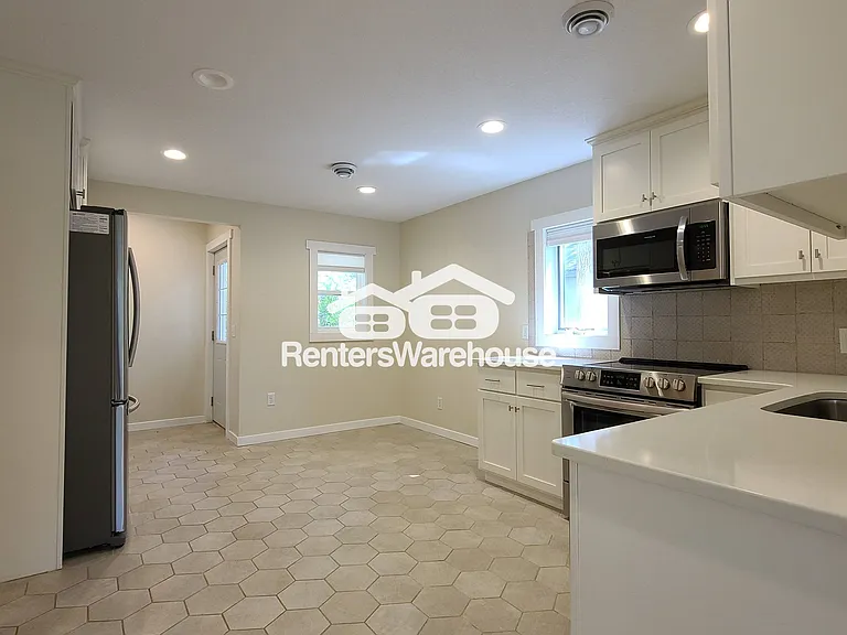 217 River St — Photo 3