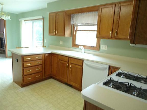4th image of 1006 S Ironwood Dr