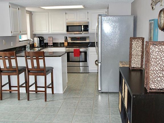 4th image of 802 Love Wood Ln