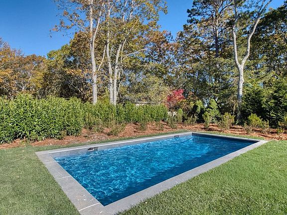 2nd image of 19 Wickatuck Dr