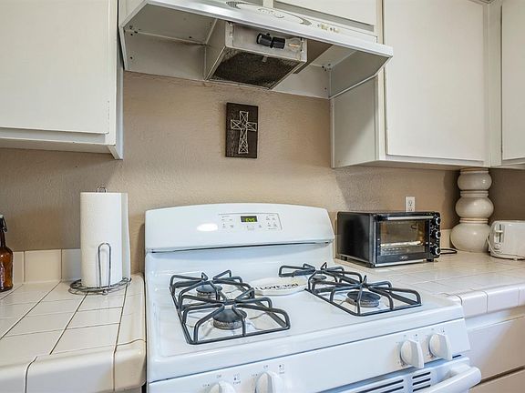 5th image of 2465 S Whitney Blvd