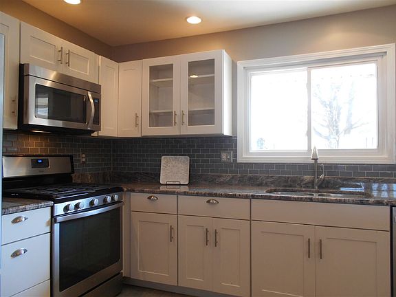 5th image of 2140 Stornway Dr