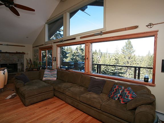 3rd image of 380 Lake View Dr