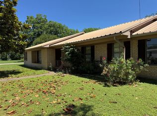 305 N Main St, Meridian, TX 76665