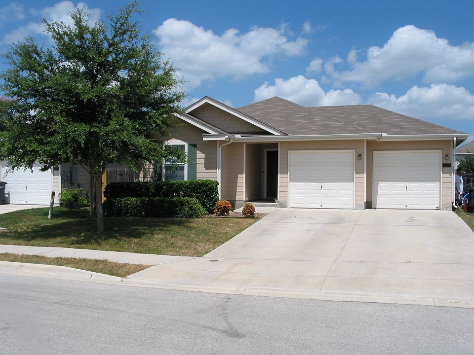 1st image of 3223 Blue Jay Dr