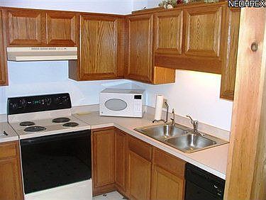 5th image of 650 Sturbridge Dr Unit 32