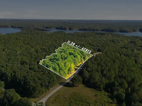 1031 Edgewood Dr, Elberton, GA 30635