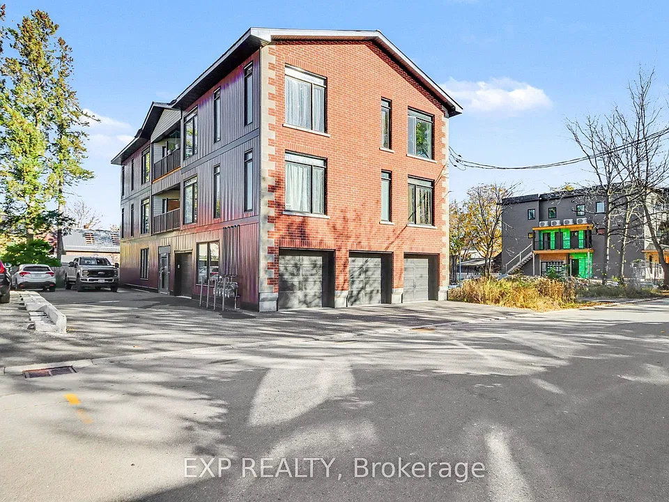 117 Drummond St W #4