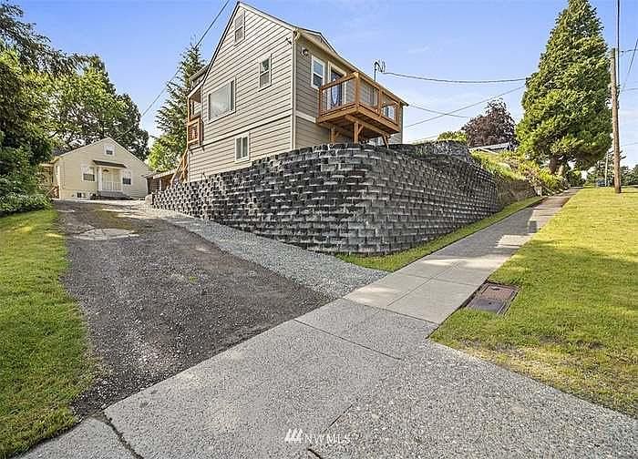 1st image of 704 S Summit Ave #3