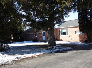 W352N5351 Lake Dr, Oconomowoc, WI 53066
