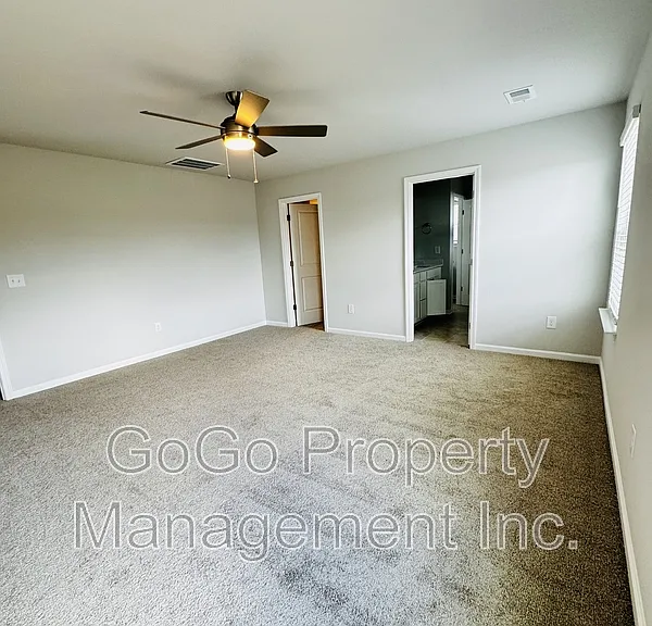 142 Gervais Cir — Photo 6