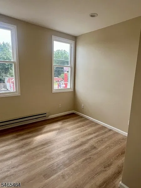 2 bed, 1.0 bath, $1,695 — Photo 2