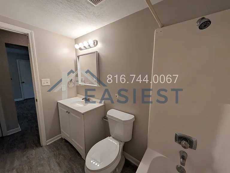 719 NE Barnes Dr #D — Photo 14