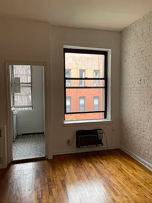 Rented by Eric Goodman Realty Corp | media 11