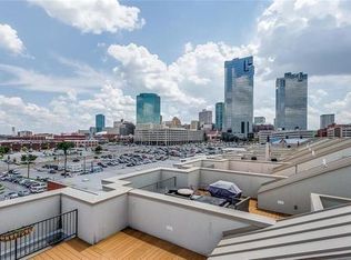 712 E 1st St, Fort Worth, TX 76102